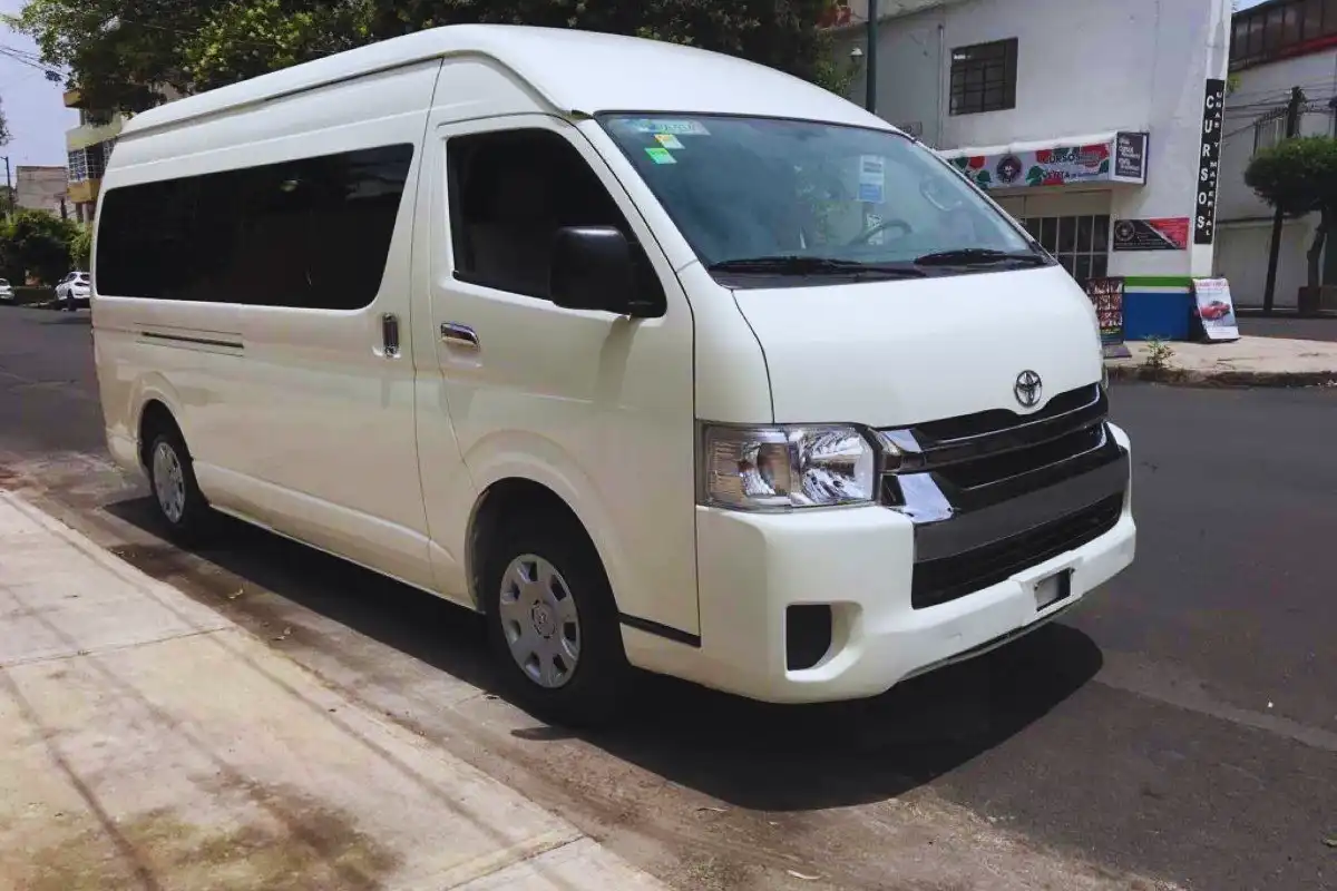 14-15 Seater Mini Bus for Rent